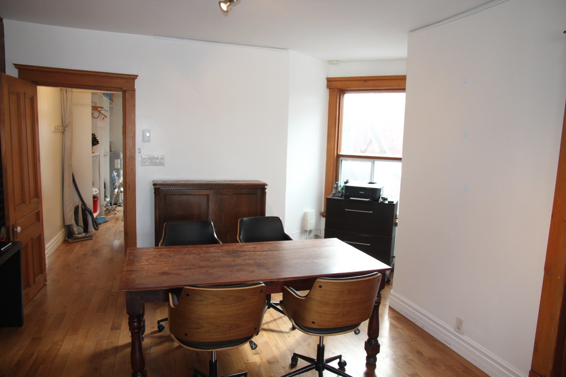 









86


Av. Laurier O.

,
Montréal (Le Plateau-Mont-Royal),




QC
H2T2N4

