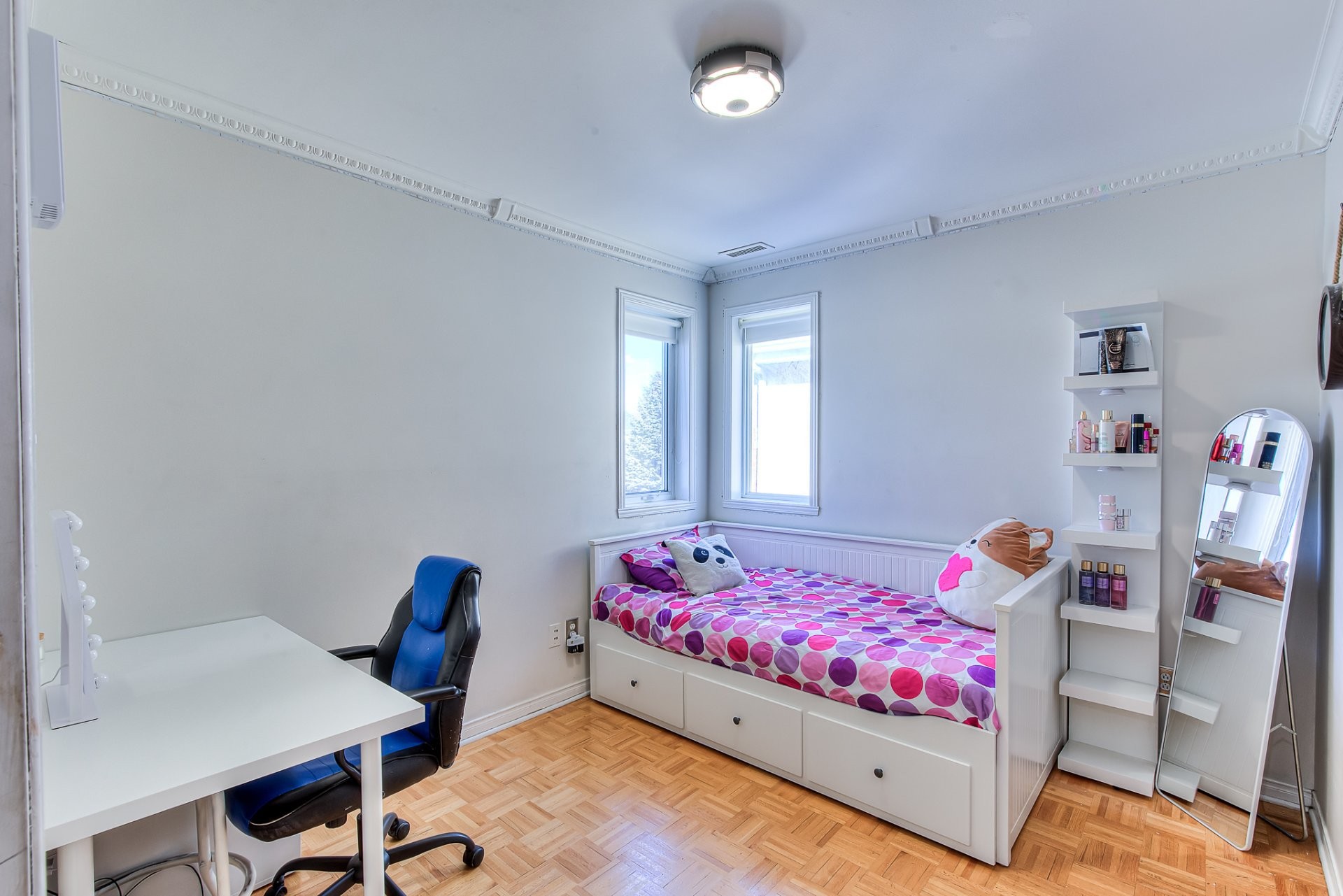 









6235


Rue des Sizerins

,
Laval (Sainte-Rose),




QC
H7L5S8

