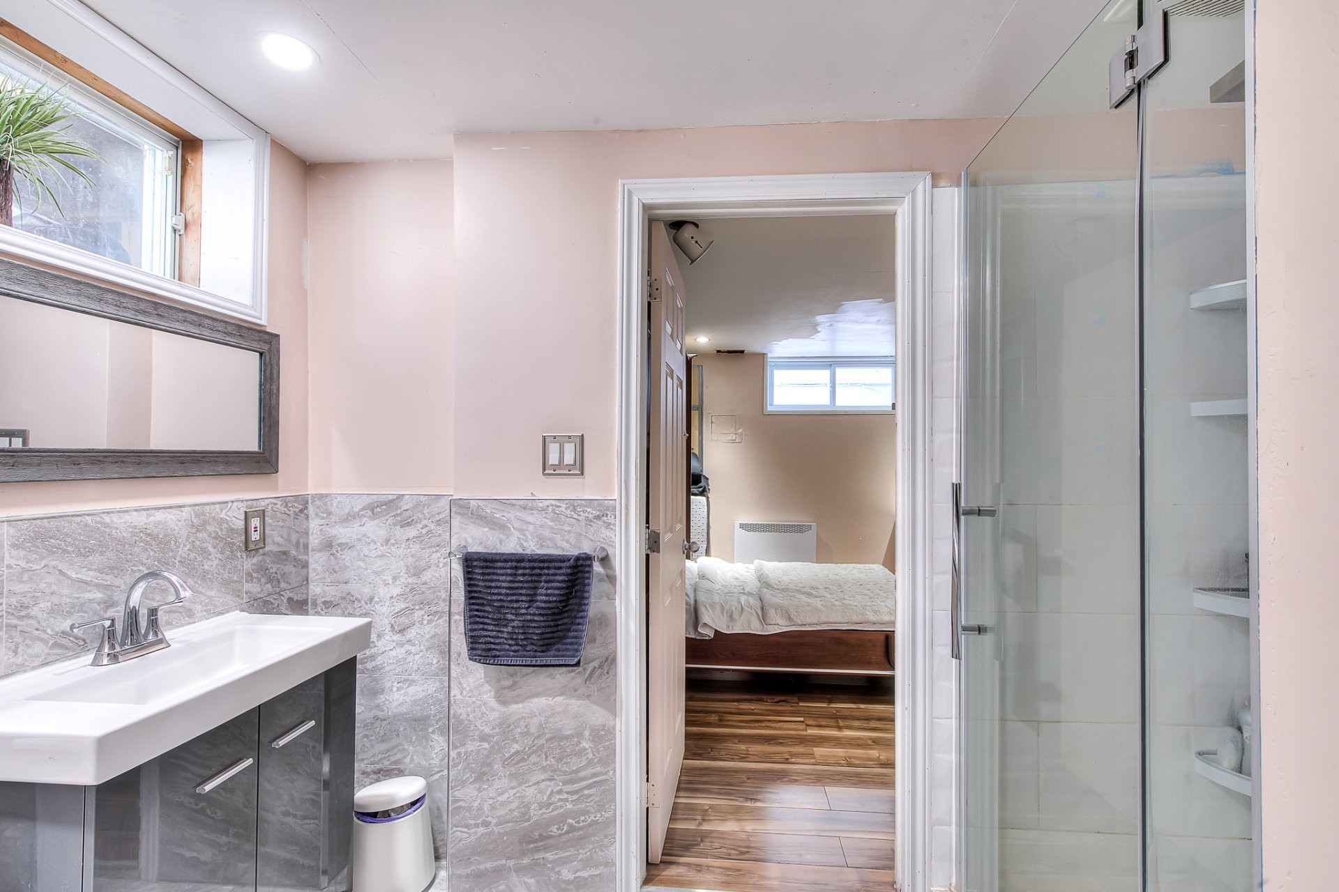 









6235


Rue des Sizerins

,
Laval (Sainte-Rose),




QC
H7L5S8

