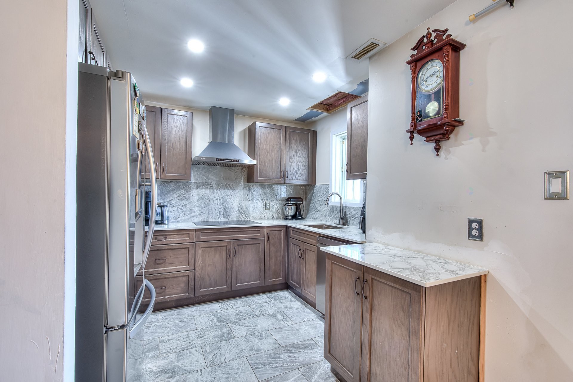 









6235


Rue des Sizerins

,
Laval (Sainte-Rose),




QC
H7L5S8

