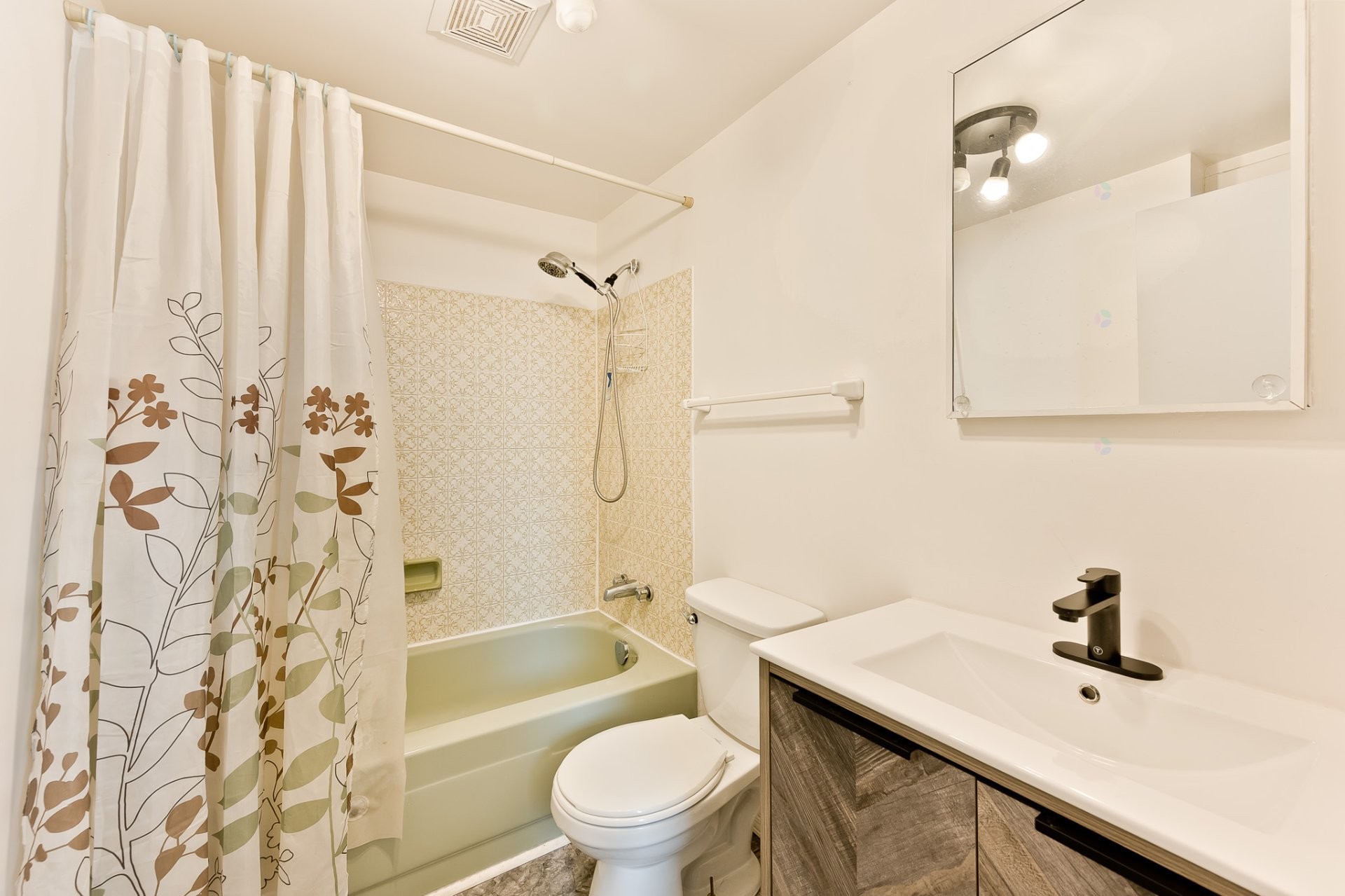 









740


Rue Turcotte

,
Sherbrooke (Les Nations),




QC
J1L1N4

