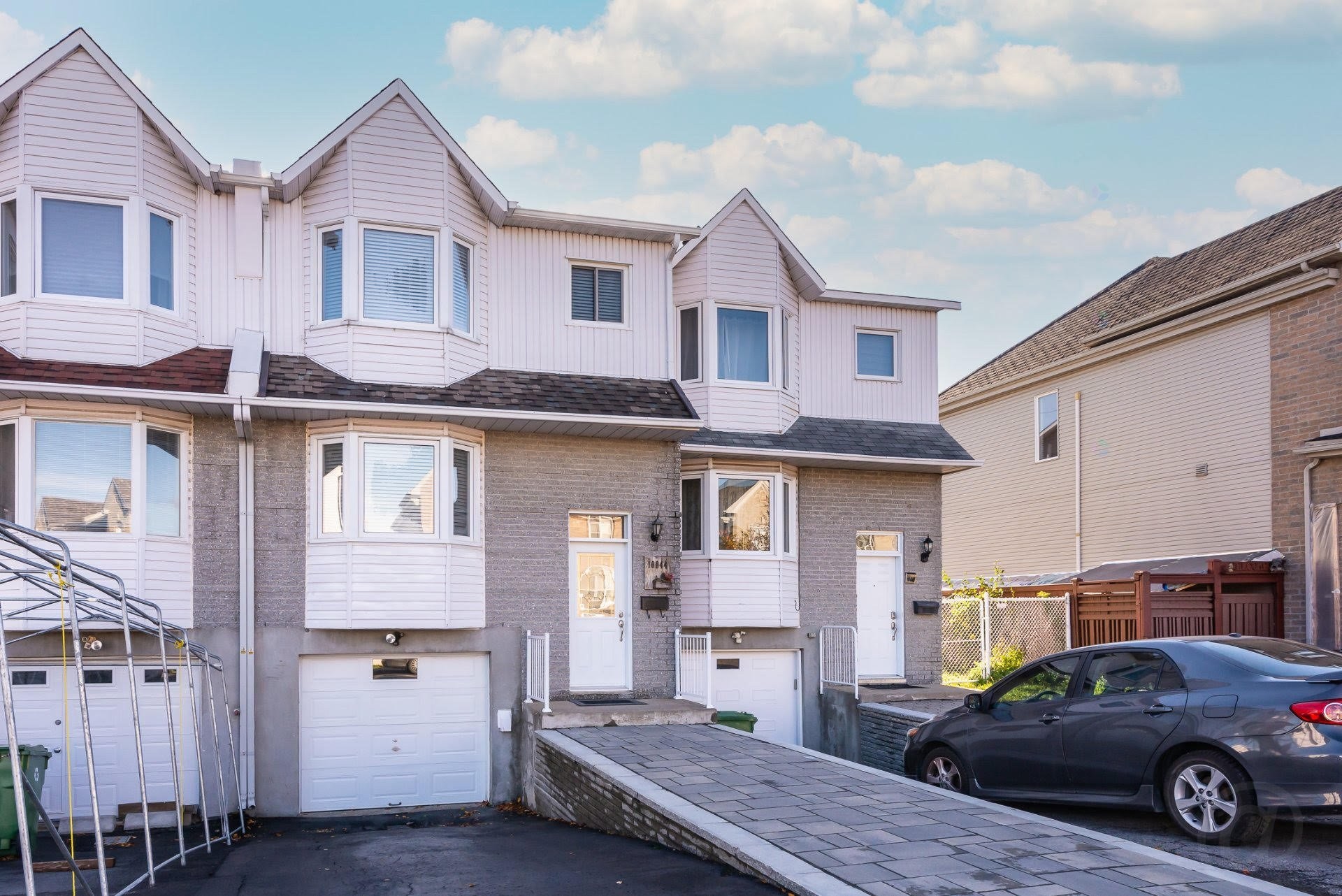 









10044


Rue Sylvain-Garneau

,
Montréal (Rivière-des-Prairies/Pointe-aux-Trembles),




QC
H1C2G3

