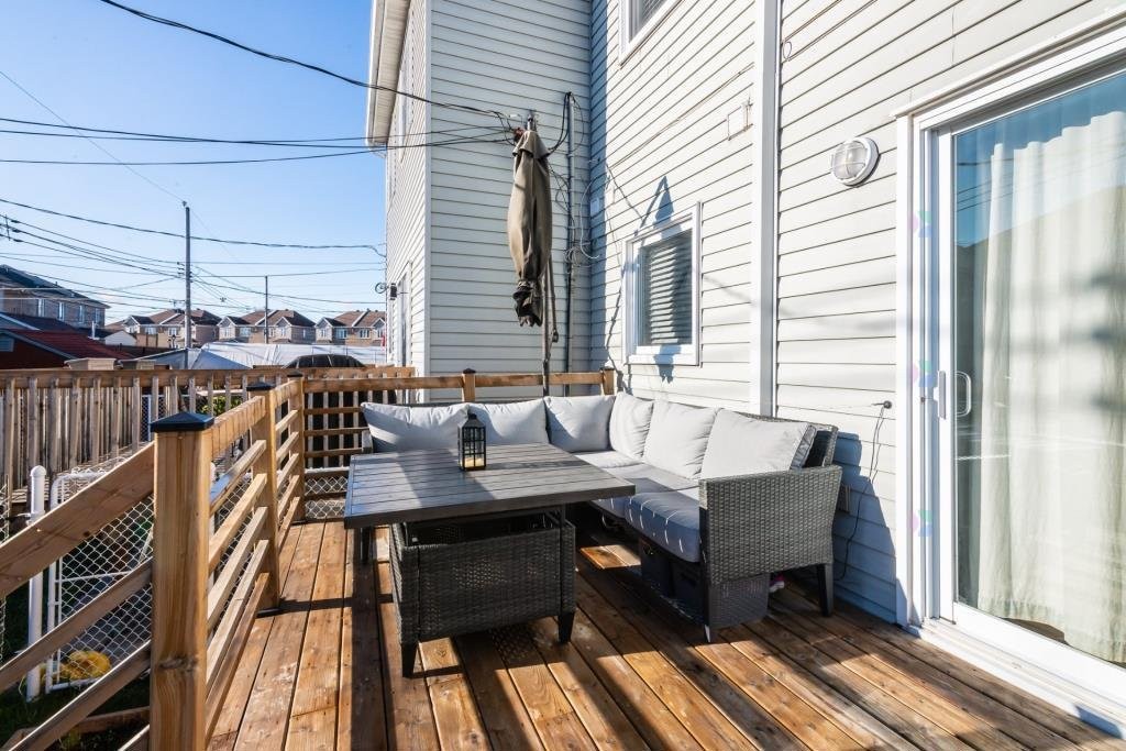 









10044


Rue Sylvain-Garneau

,
Montréal (Rivière-des-Prairies/Pointe-aux-Trembles),




QC
H1C2G3

