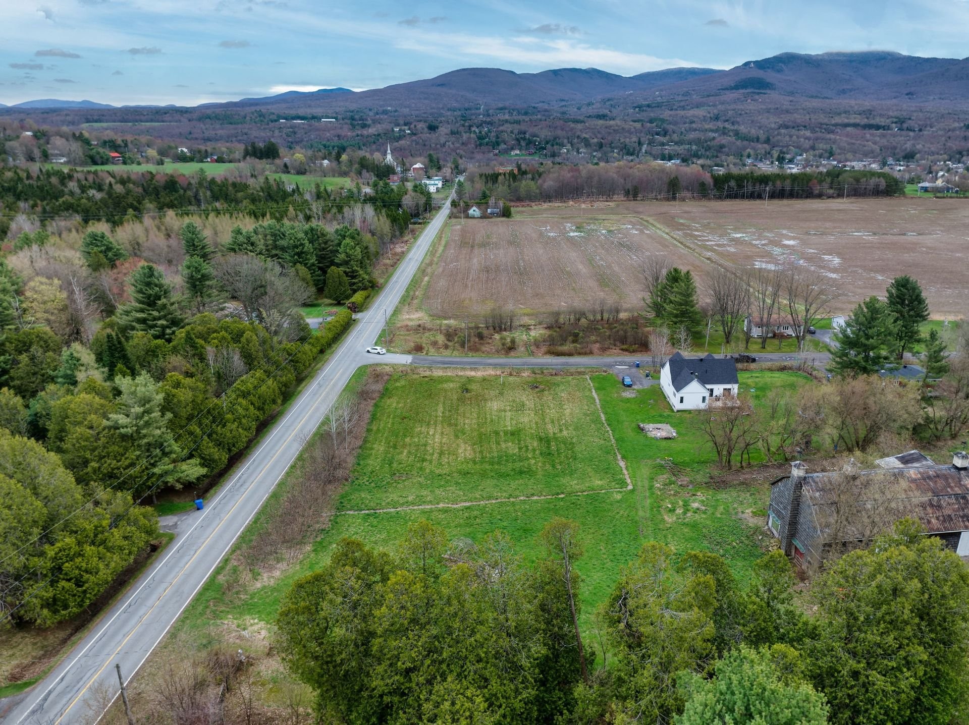 












Rue Laplante

,
Sutton,







QC
J0E2K0

