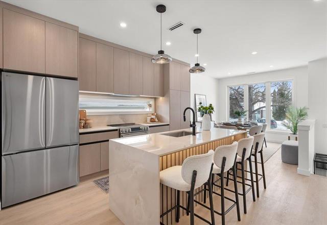 









184


Lindsay

ST,
Winnipeg,




MB
R3N 1H1

