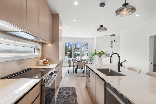 









184


Lindsay

ST,
Winnipeg,




MB
R3N 1H1

