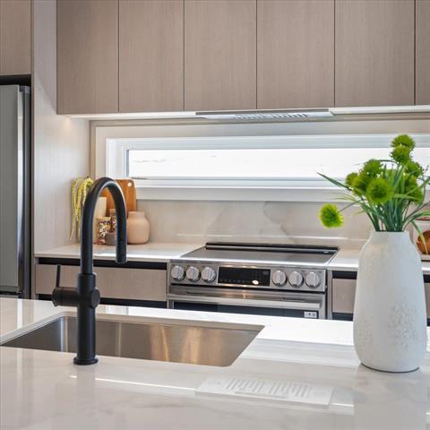 









184


Lindsay

ST,
Winnipeg,




MB
R3N 1H1

