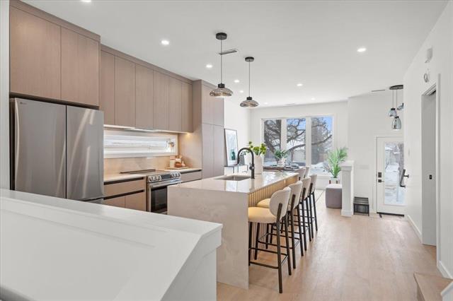 









184


Lindsay

ST,
Winnipeg,




MB
R3N 1H1

