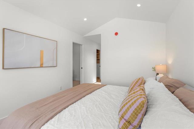 









184


Lindsay

ST,
Winnipeg,




MB
R3N 1H1

