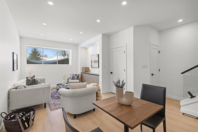 









184


Lindsay

ST,
Winnipeg,




MB
R3N 1H1

