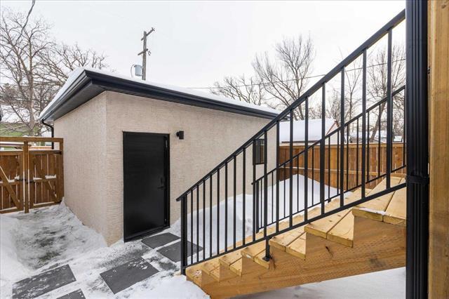 









184


Lindsay

ST,
Winnipeg,




MB
R3N 1H1

