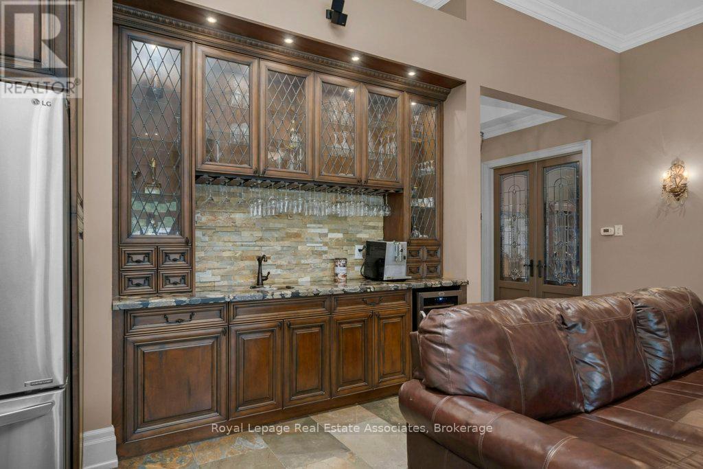 












46 SCOTT STREET

,
Brampton,




Ontario
L6V1S2

