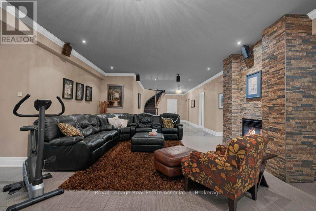 












46 SCOTT STREET

,
Brampton,




Ontario
L6V1S2

