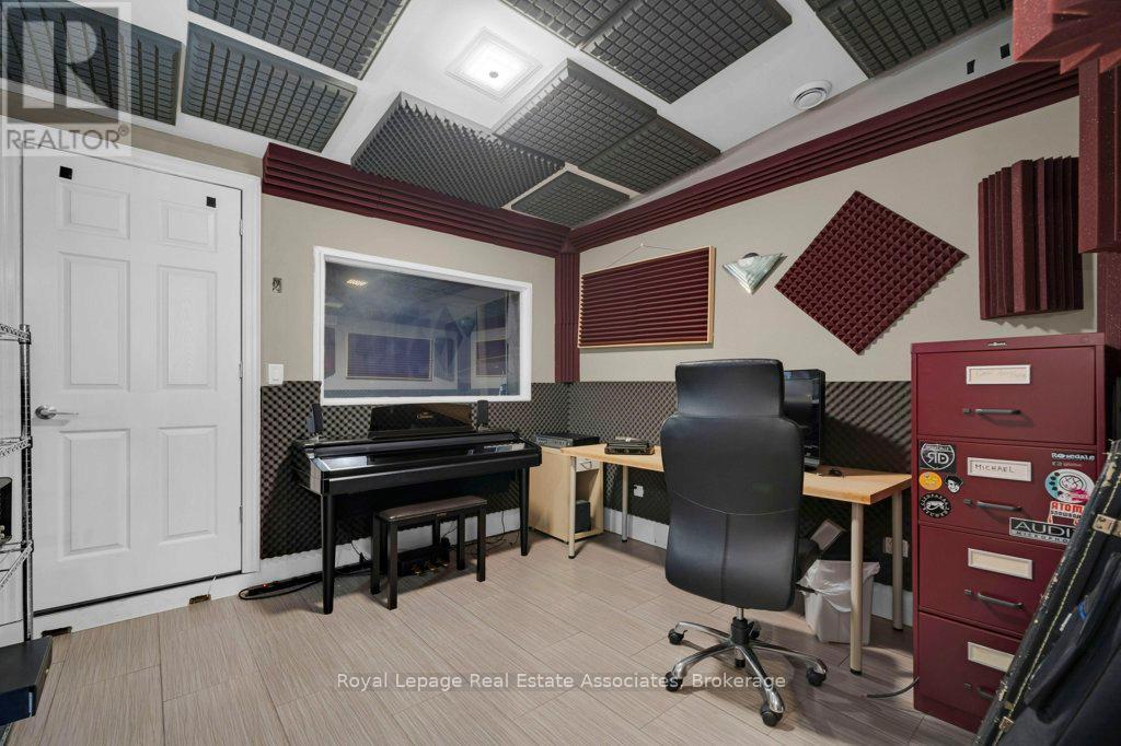 












46 SCOTT STREET

,
Brampton,




Ontario
L6V1S2

