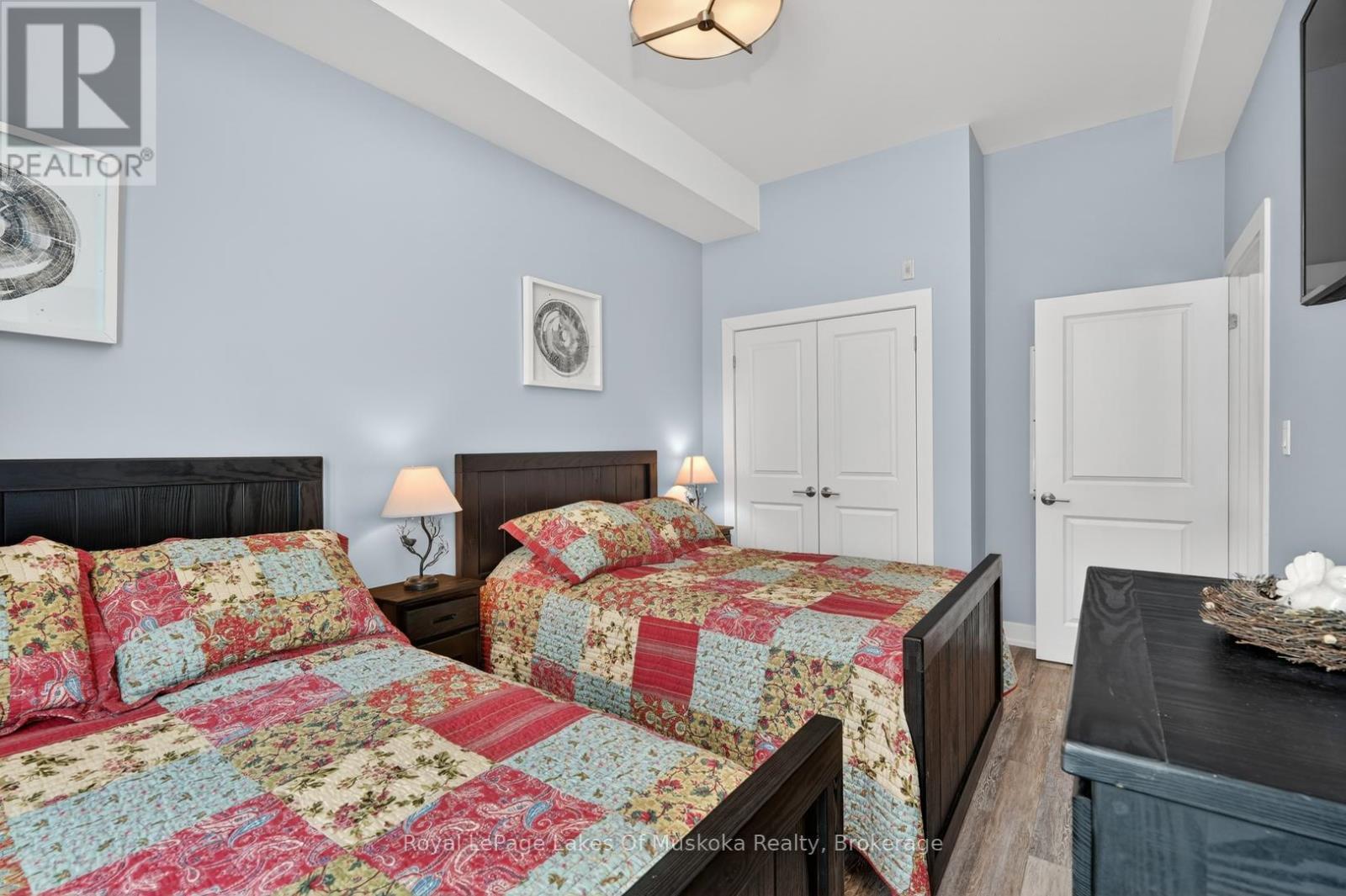 












102 - 25 PEN LAKE POINT ROAD

,
Huntsville (Chaffey),




Ontario
P1H1A9

