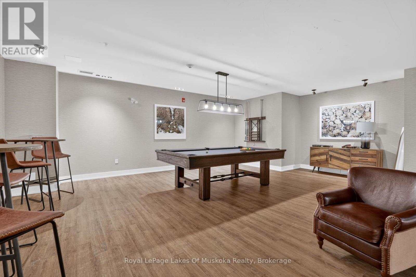 












102 - 25 PEN LAKE POINT ROAD

,
Huntsville (Chaffey),




Ontario
P1H1A9

