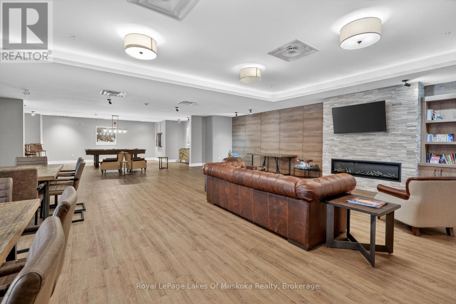 












102 - 25 PEN LAKE POINT ROAD

,
Huntsville (Chaffey),




Ontario
P1H1A9

