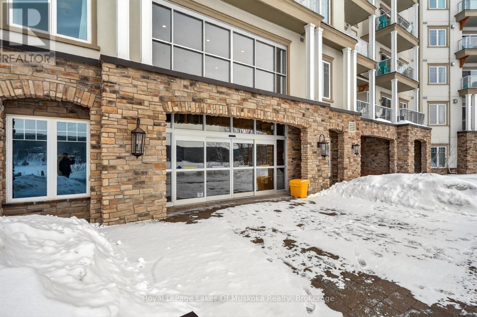 












102 - 25 PEN LAKE POINT ROAD

,
Huntsville (Chaffey),




Ontario
P1H1A9

