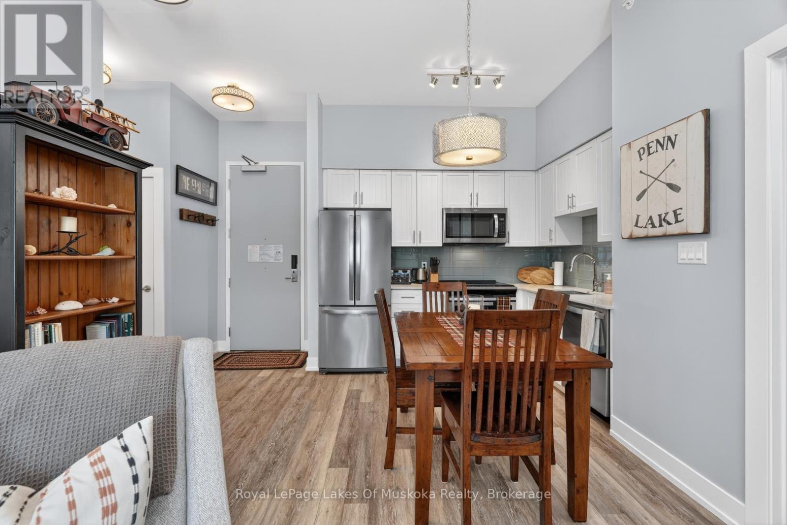 












102 - 25 PEN LAKE POINT ROAD

,
Huntsville (Chaffey),




Ontario
P1H1A9

