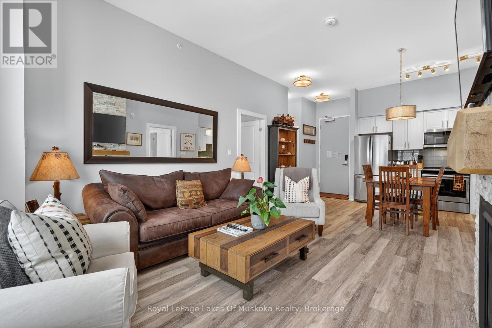 












102 - 25 PEN LAKE POINT ROAD

,
Huntsville (Chaffey),




Ontario
P1H1A9

