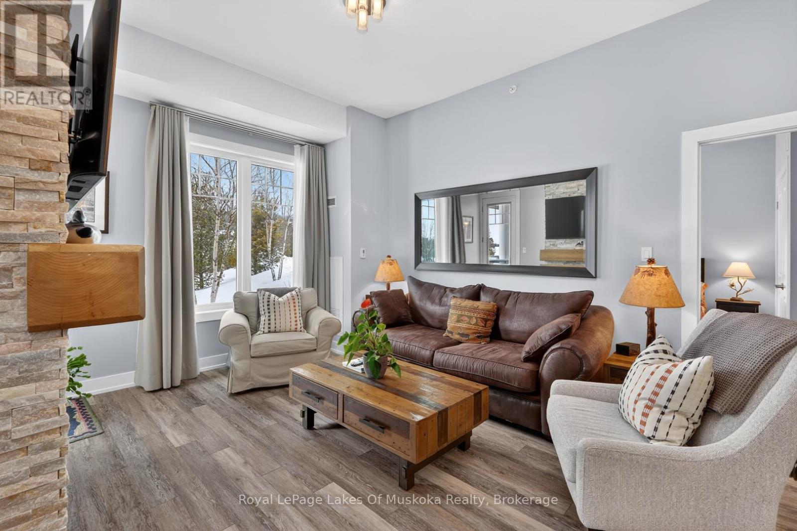 












102 - 25 PEN LAKE POINT ROAD

,
Huntsville (Chaffey),




Ontario
P1H1A9

