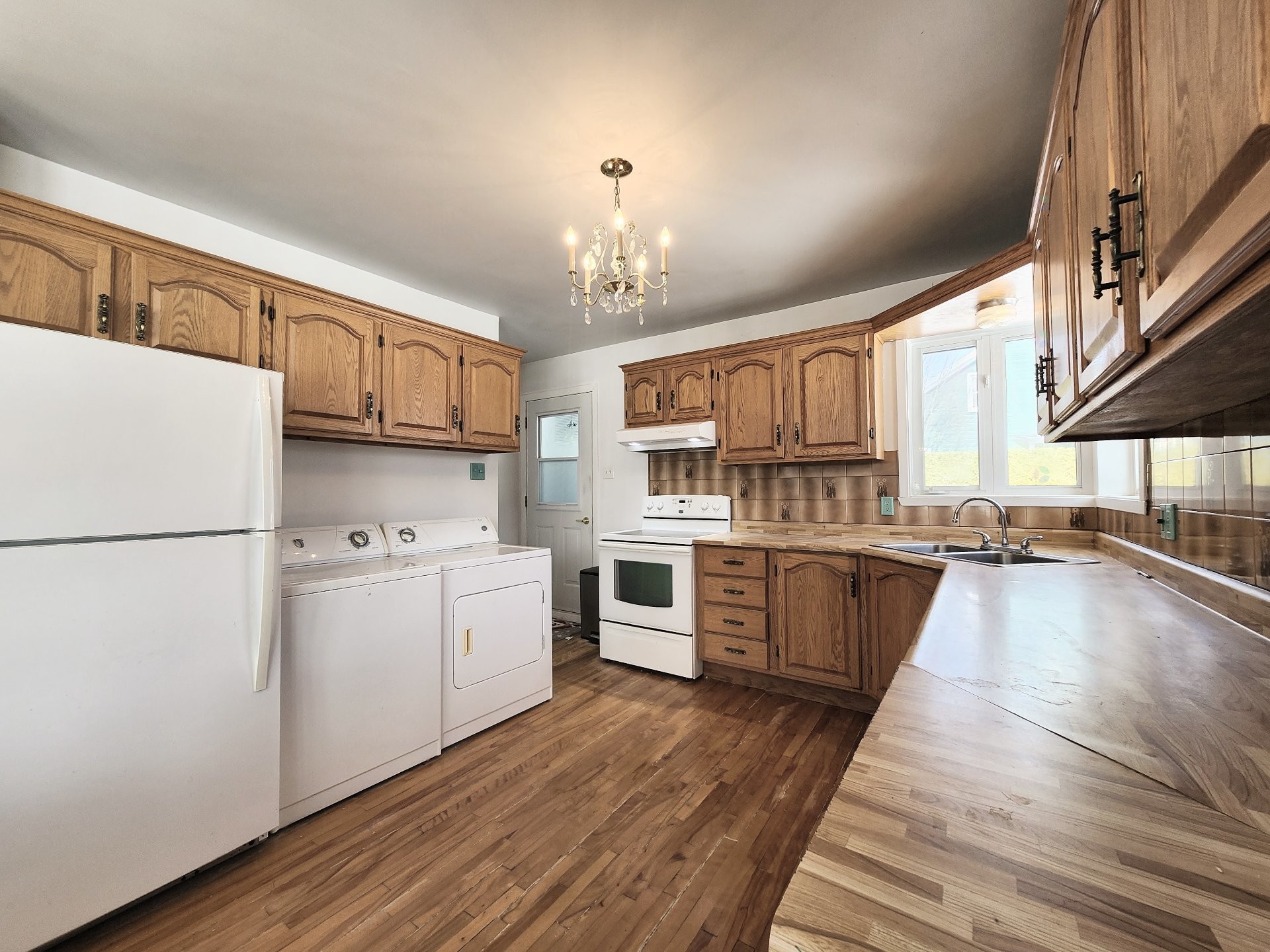 









3555


105e Avenue

,
Shawinigan,




QC
G9P5J5

