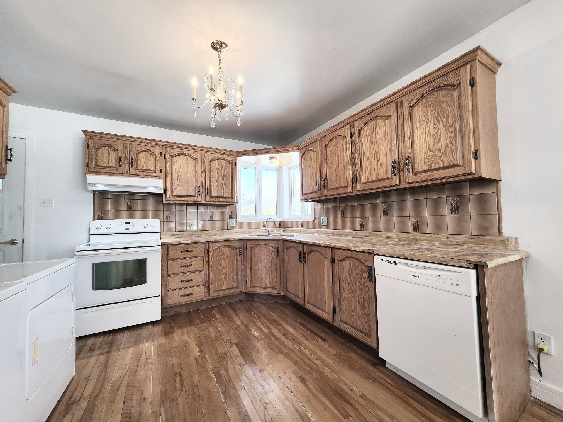 









3555


105e Avenue

,
Shawinigan,




QC
G9P5J5


