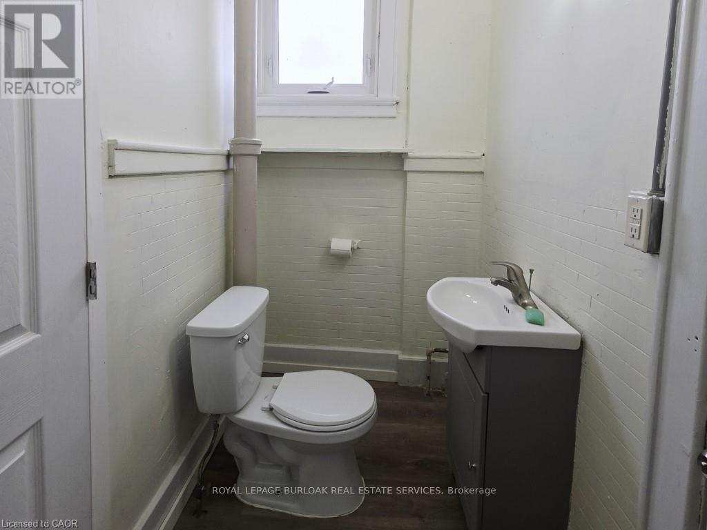 












56 NORFOLK STREET S

,
Norfolk,




Ontario
N3Y2W2

