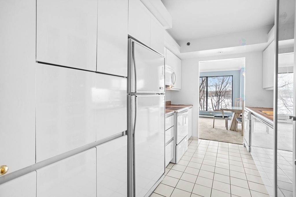 









4450


Prom. Paton

, 202,
Laval (Chomedey),




QC
H7W5J7

