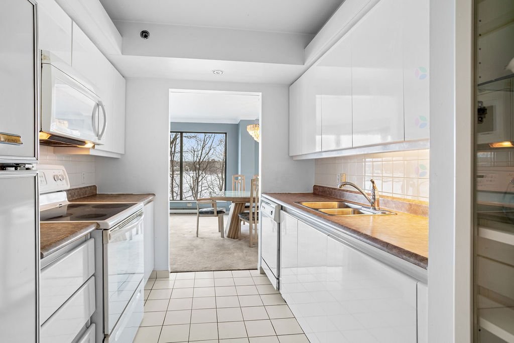 









4450


Prom. Paton

, 202,
Laval (Chomedey),




QC
H7W5J7

