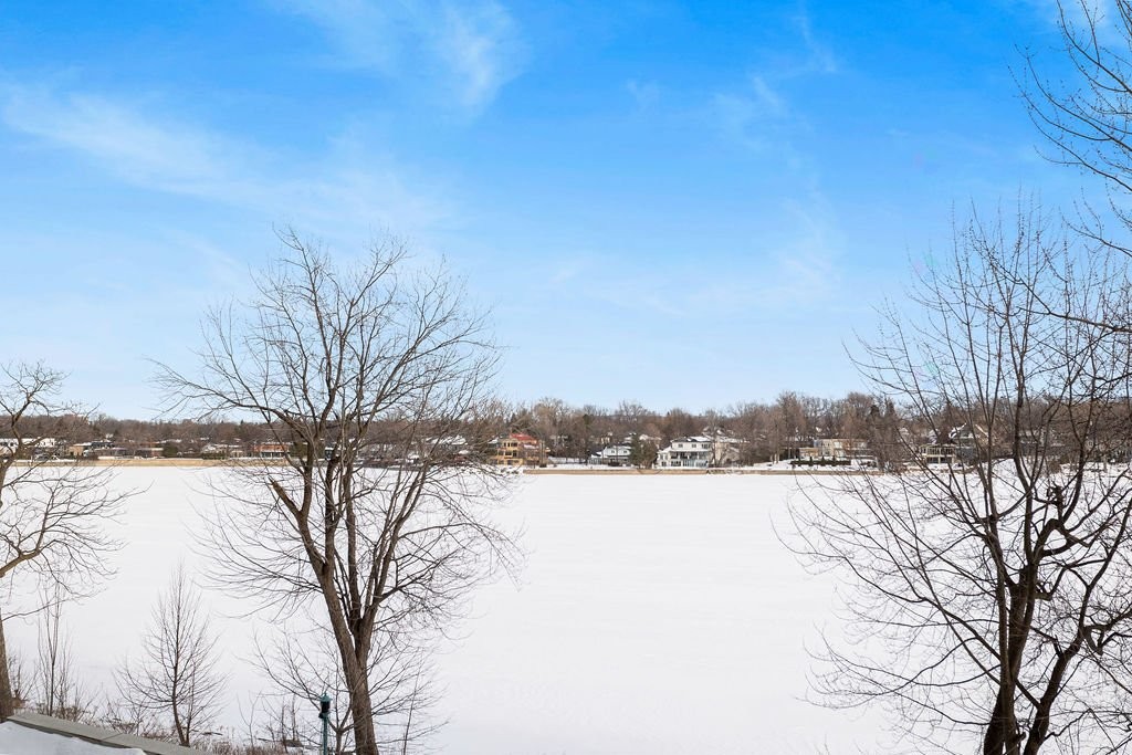 









4450


Prom. Paton

, 202,
Laval (Chomedey),




QC
H7W5J7

