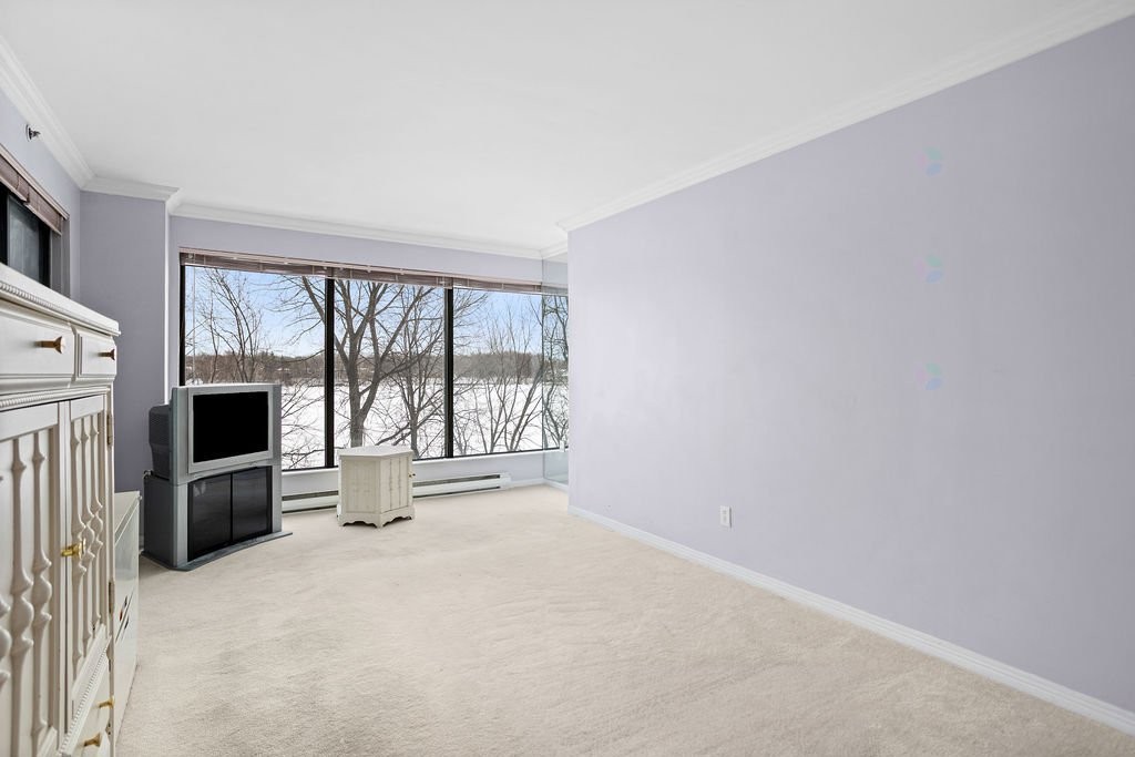 









4450


Prom. Paton

, 202,
Laval (Chomedey),




QC
H7W5J7

