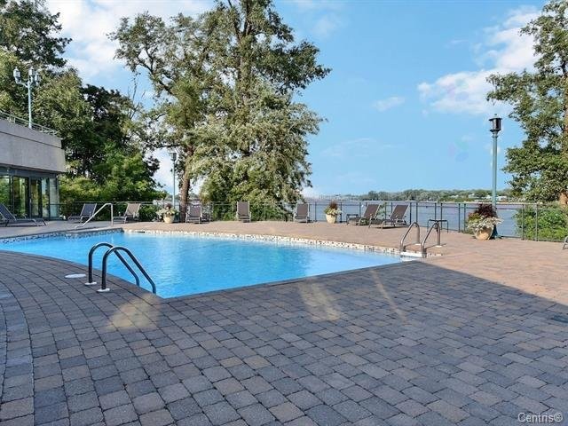 









4450


Prom. Paton

, 202,
Laval (Chomedey),




QC
H7W5J7

