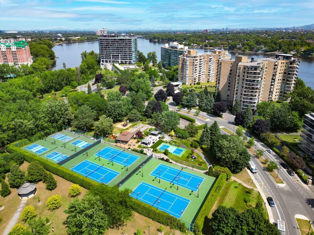 









4450


Prom. Paton

, 202,
Laval (Chomedey),




QC
H7W5J7

