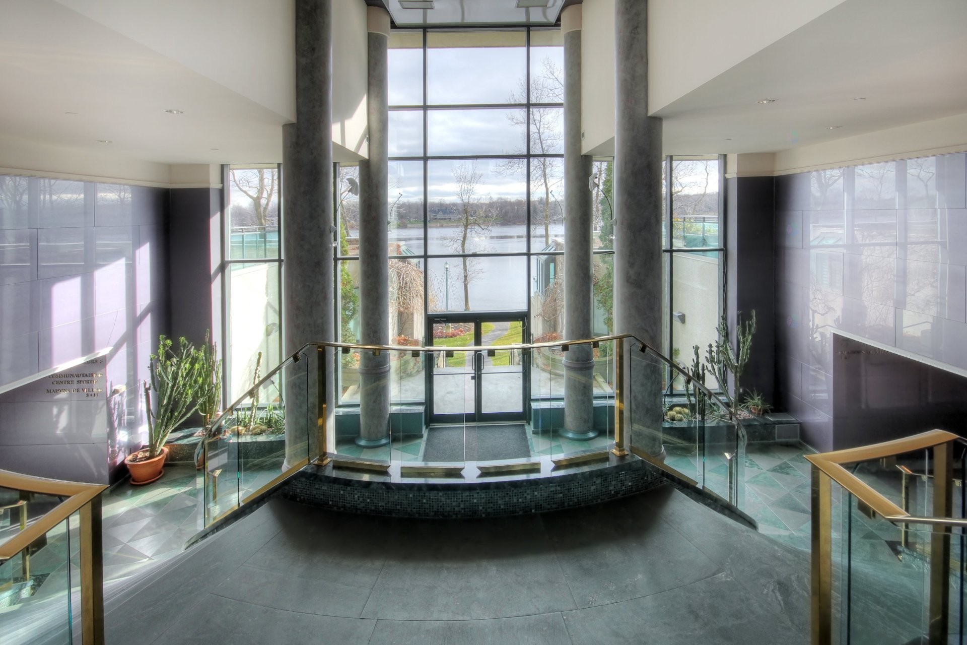 









4450


Prom. Paton

, 202,
Laval (Chomedey),




QC
H7W5J7

