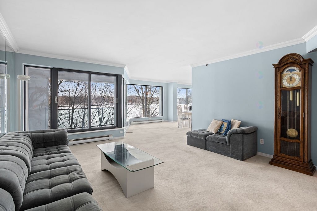 









4450


Prom. Paton

, 202,
Laval (Chomedey),




QC
H7W5J7

