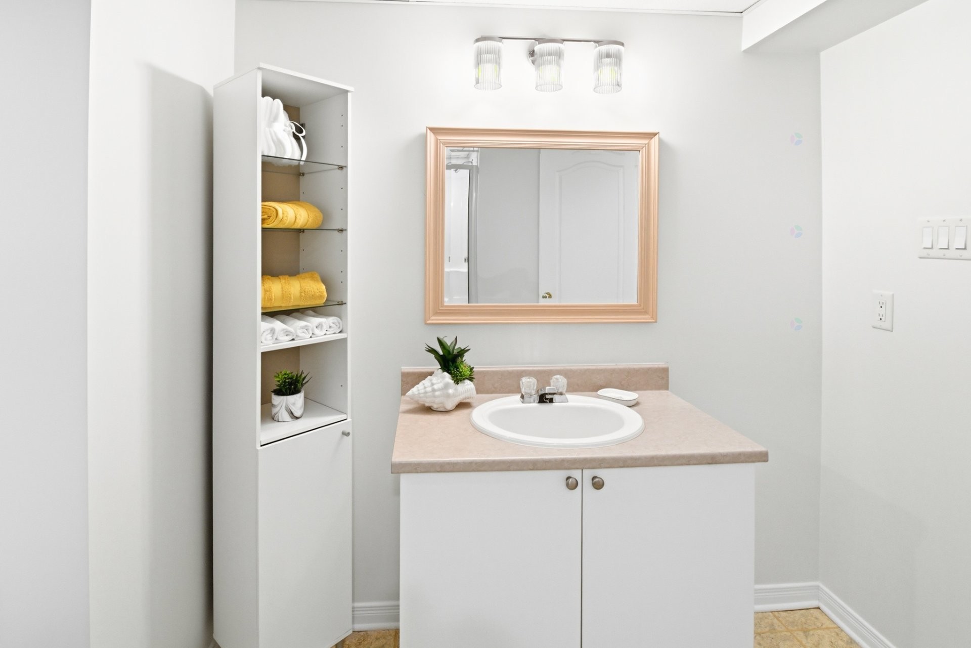 









22


Rue James-Byrne

,
Gatineau (Aylmer),




QC
J9H7K2

