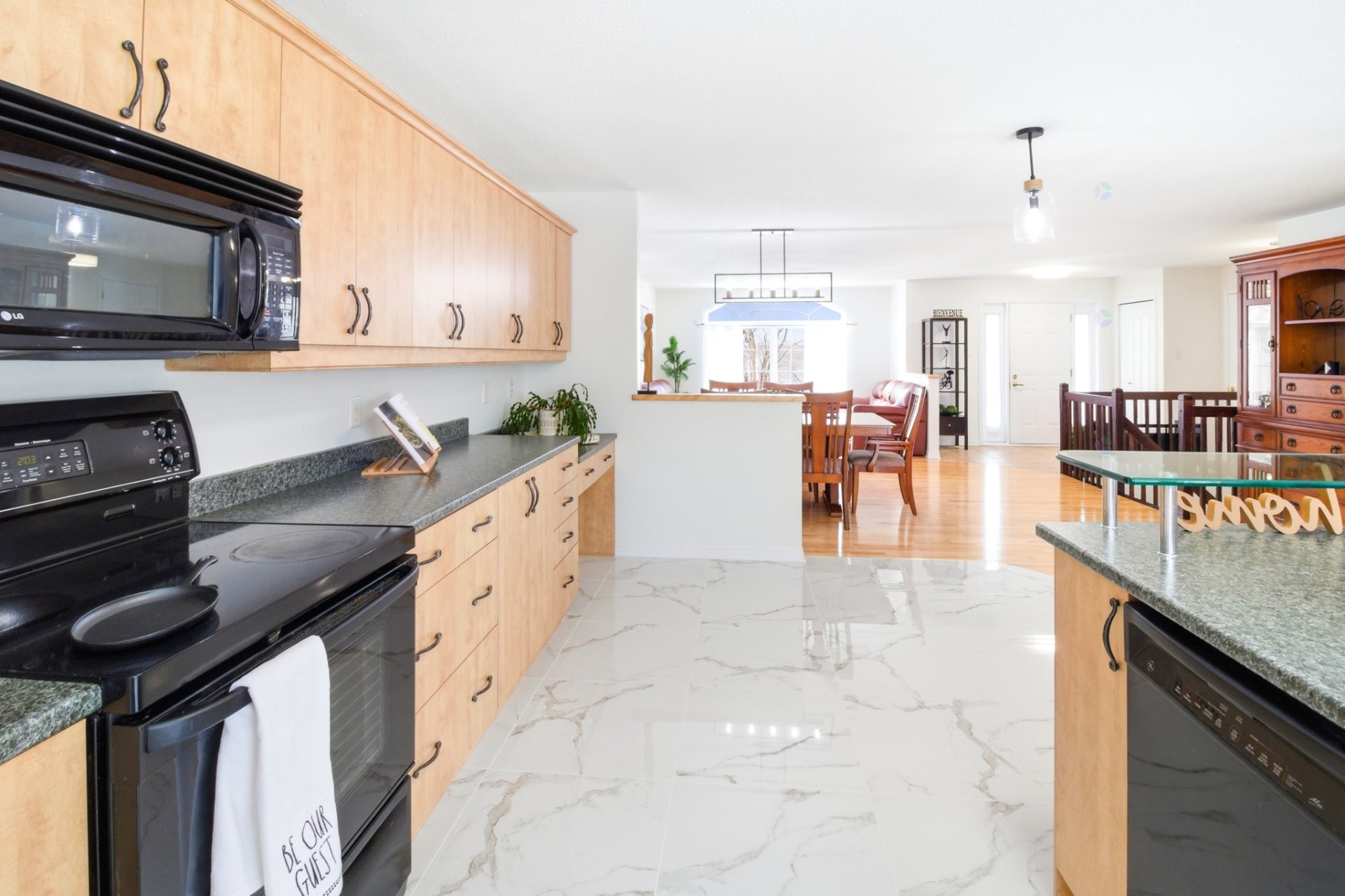 









22


Rue James-Byrne

,
Gatineau (Aylmer),




QC
J9H7K2

