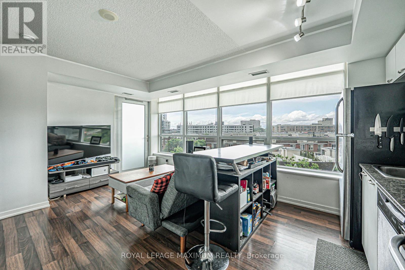 












617 - 38 JOE SHUSTER WAY

,
Toronto,




Ontario
M6K0A5

