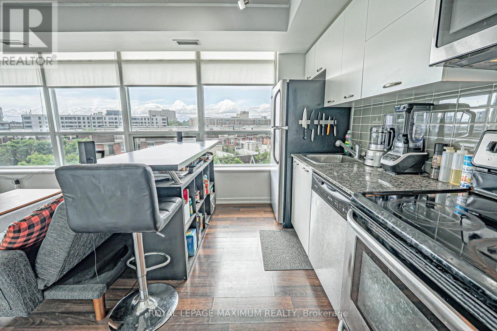 












617 - 38 JOE SHUSTER WAY

,
Toronto,




Ontario
M6K0A5

