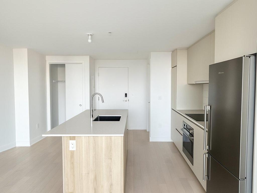 









100


Rue Murray

, 2408,
Le Sud-Ouest (Montréal),




QC
H3C1A2

