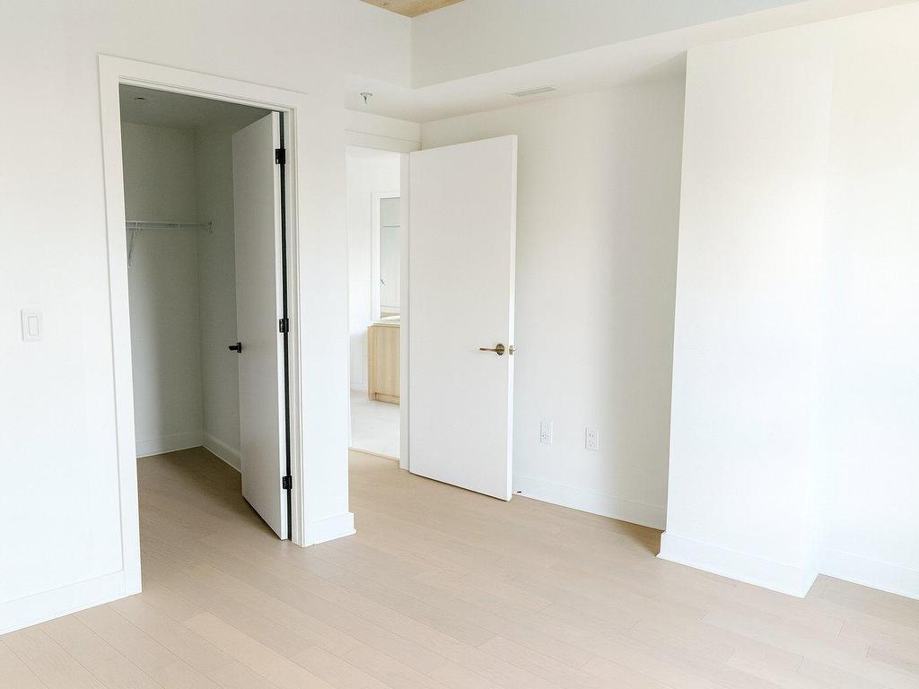 









100


Rue Murray

, 2408,
Le Sud-Ouest (Montréal),




QC
H3C1A2

