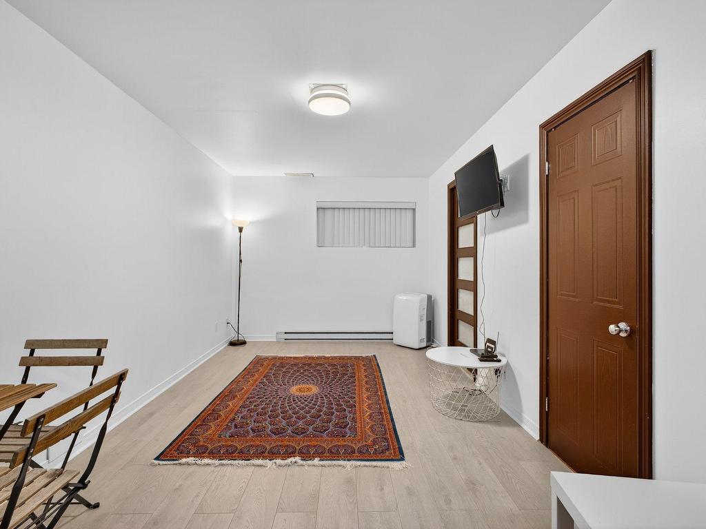 









6796


23e Avenue

,
Rosemont/La Petite-Patrie (Montréal),




QC
H1T4C5

