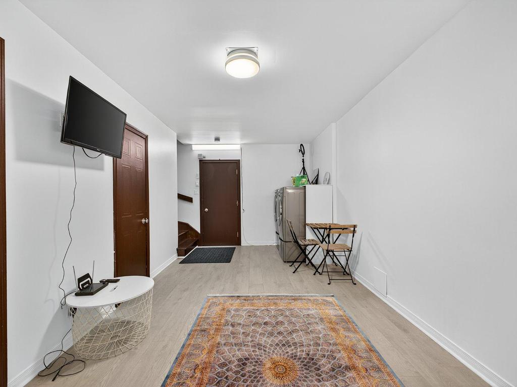 









6796


23e Avenue

,
Rosemont/La Petite-Patrie (Montréal),




QC
H1T4C5

