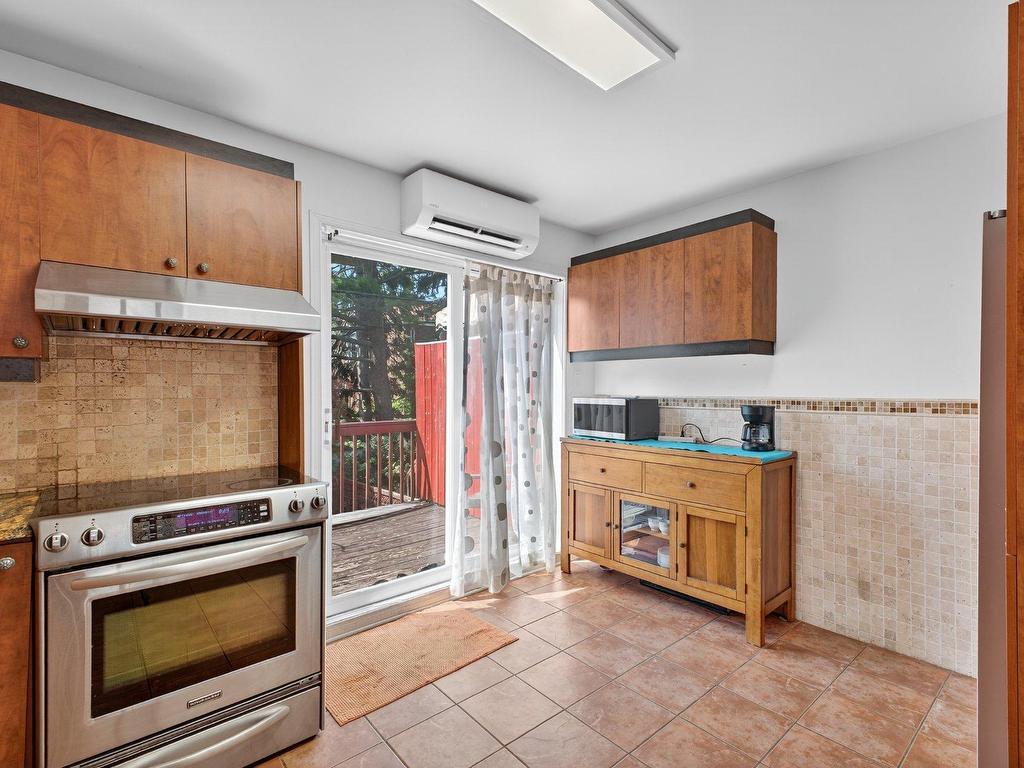 









6796


23e Avenue

,
Rosemont/La Petite-Patrie (Montréal),




QC
H1T4C5

