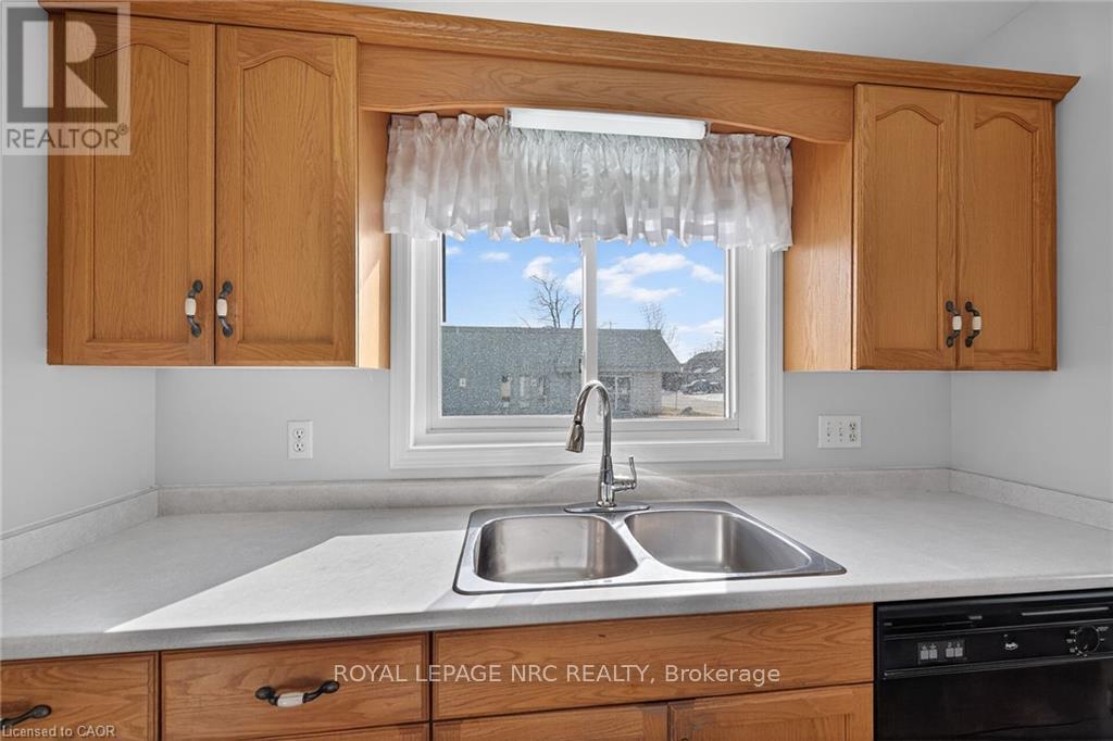 












115 FOREST STREET E

,
Haldimand,




Ontario
N1A1B9

