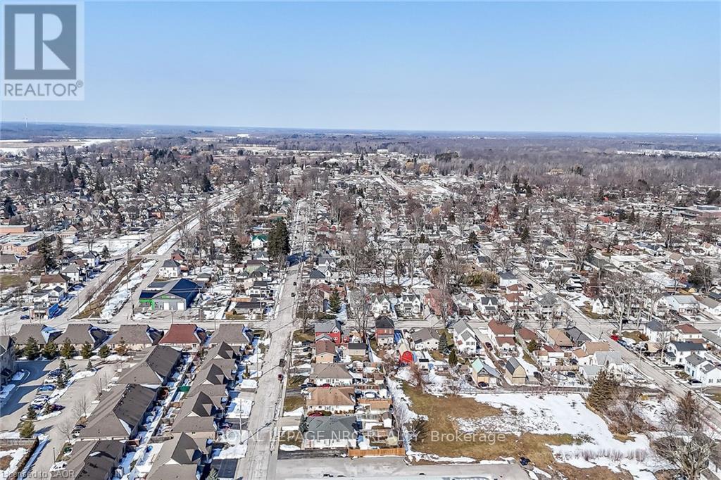 












115 FOREST STREET E

,
Haldimand,




Ontario
N1A1B9

