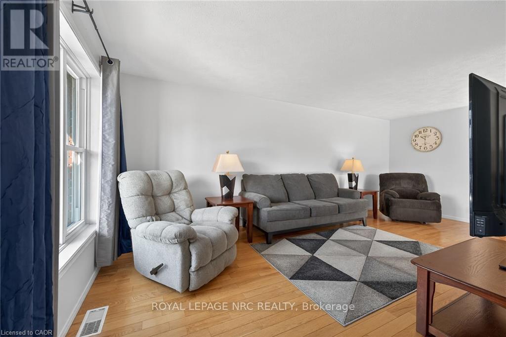 












115 FOREST STREET E

,
Haldimand,




Ontario
N1A1B9

