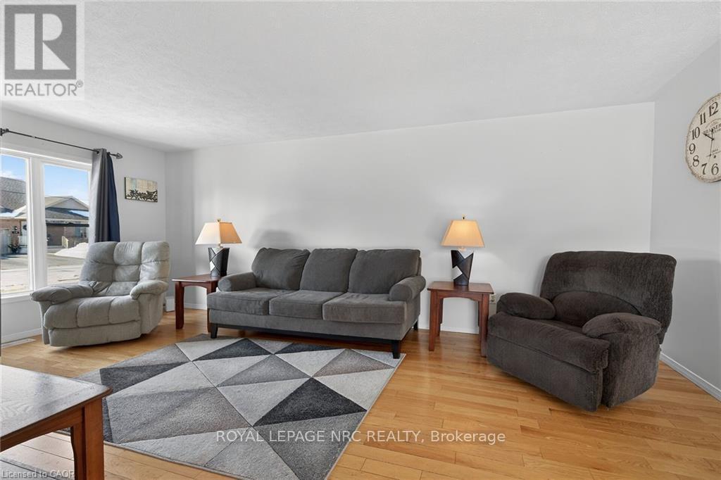 












115 FOREST STREET E

,
Haldimand,




Ontario
N1A1B9

