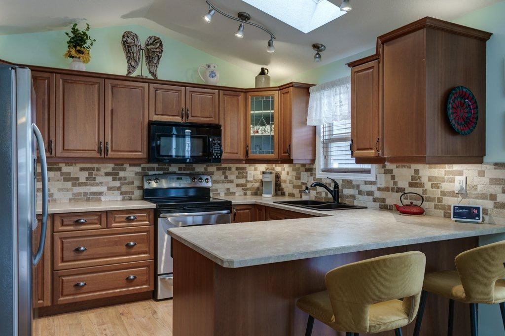 









415


Commonwealth

Road, 35,
Kelowna,




BC
V4V 1P4

